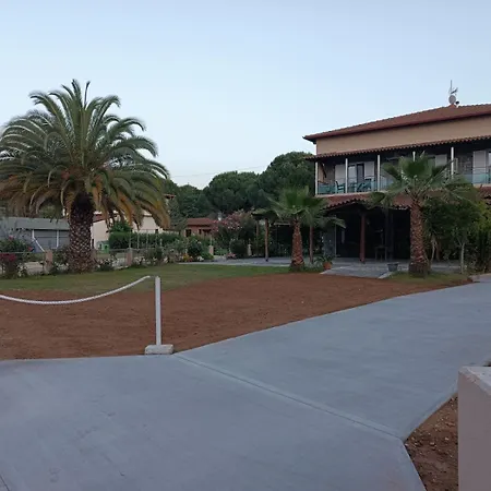 Itamos Migdanis House ホテル