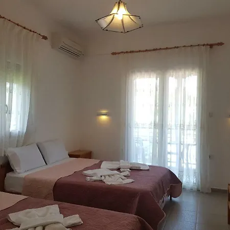 Itamos House Hotel *