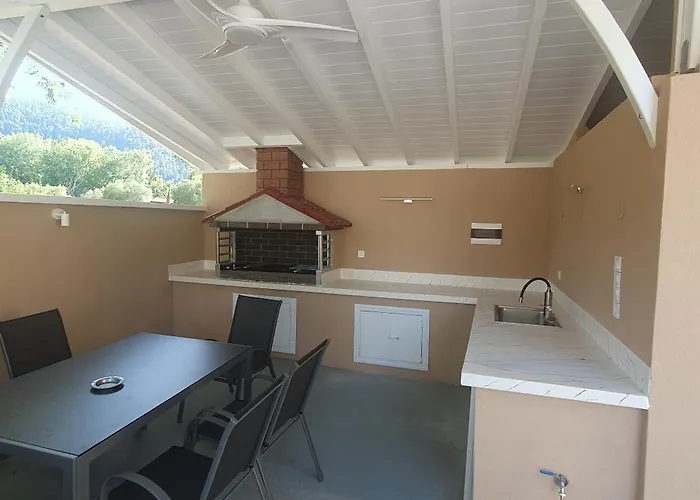Itamos Migdanis House ホテル *