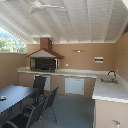 Itamos Migdanis House Hotel *