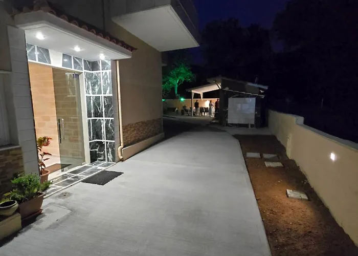 מלון Itamos Migdanis House