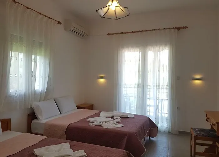 Itamos Migdanis House מלון *